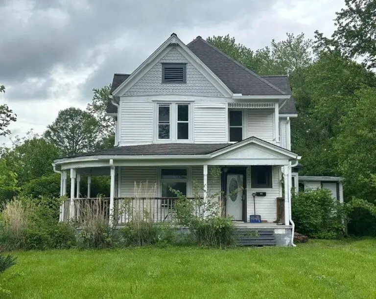 For Just $49,900! Diamond in the Rough! Circa 1918 in Illinois!