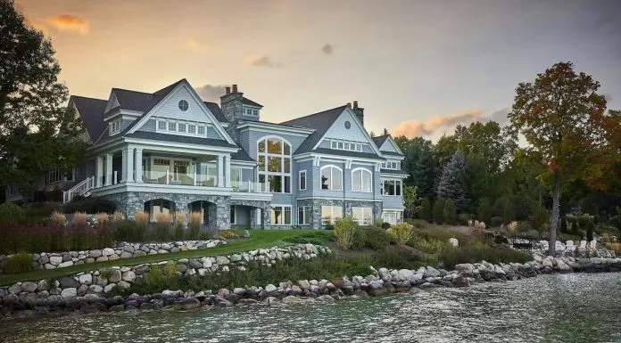 Architects White & Liebler-Designed Old Mission Peninsula Waterfront Retreat For $8.8 Million