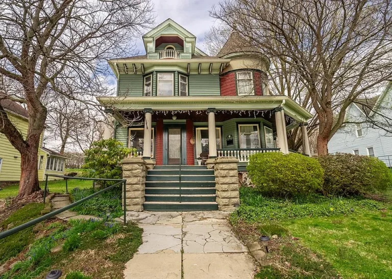 19 Ithaca St, Waverly, NY 14892
