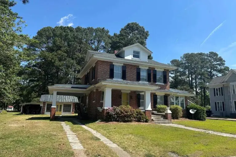 Deal of the Day! Circa 1925. Almost an acre in North Carolina. $150,000