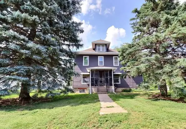 Pretty setting! Almost six acres in Nebraska. $325,000