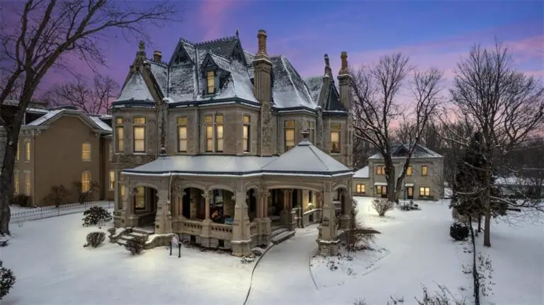 C. 1885 Shakespeare Chateau Inn Bed & Breakfast Asks $3 Million in Saint Joseph, Missouri