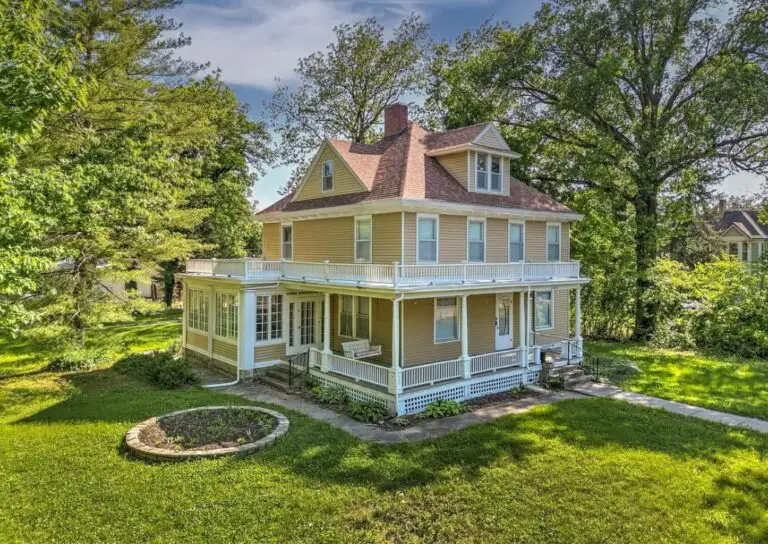 1900 Single Family Home in Winfield, Kansas For $249,900