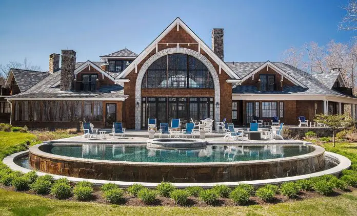 16 Acre Lake of the Woods Compound in Maine For $14,950,000!