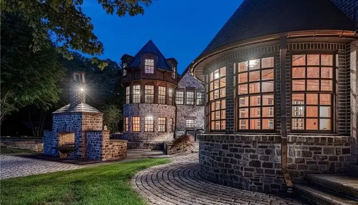 Tony Paskevich-Designed Chalet Overlooking the Chagrin River Valley For $3.5 Million