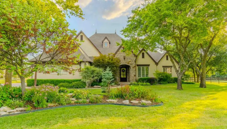 Refined Elegance in Stone Canyon For $899,000