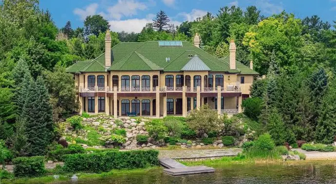 Architectural Island Lake Retreat Asks $5 Million in Bloomfield Hills, Michigan