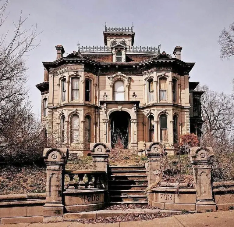 Adam Schuster House built in 1881 in St. Joseph, MO