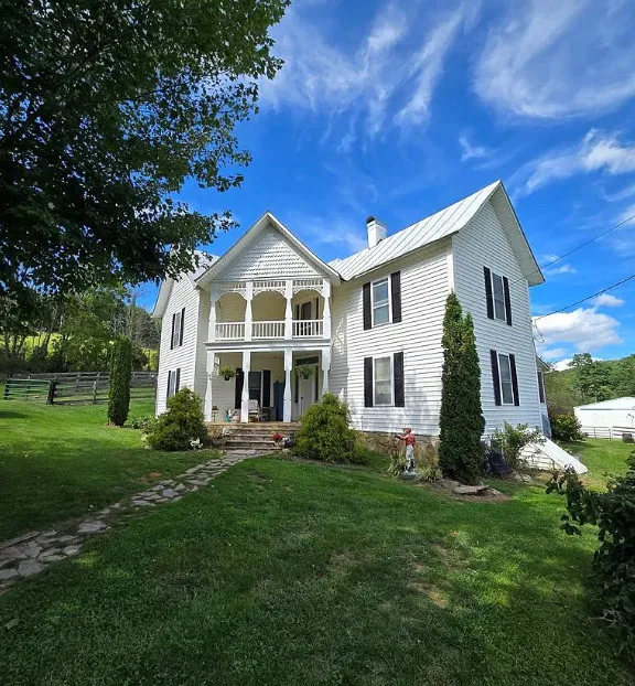 Ten acres in Virginia! Pretty setting! Circa 1900. $325,000