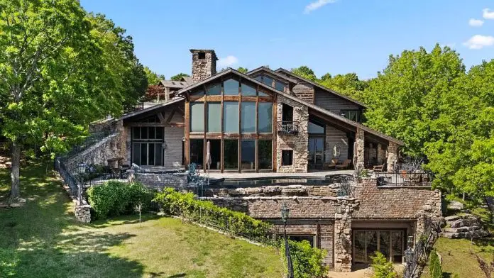 13,800-Square-Foot Architectural Marvel Overlooking Table Rock Lake