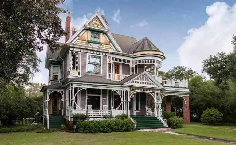 1897 Kate Shepard House Asks $995K in Mobile, Alabama