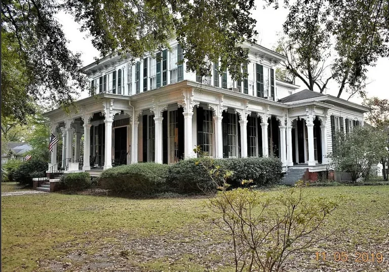 Talk about porch goals! Over an acre in Alabama. $454,900