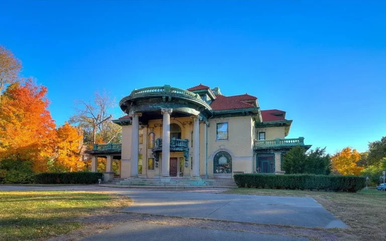 $299,900! The Powers Mansion. Over 7,000 square feet in Illinois.