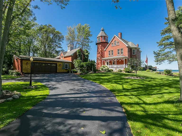$1,200,000 1895 Victorian Lighthouse Estate – 4,997 Sq Ft with 5 Beds & 6 Baths
