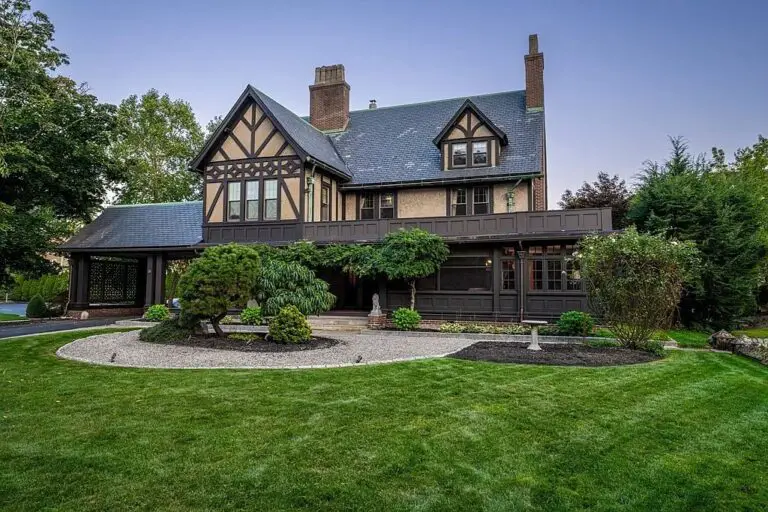 1910 Aldro French Manor Lists for $879K in Attleboro, Massachusetts