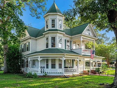 $530,000! Completely Restored Queen Anne Victorian Home In Jasper, AL!