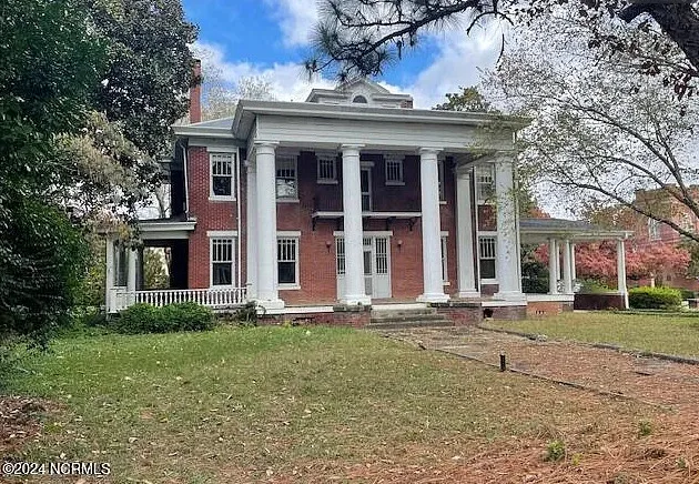 Deal of the Day! 4,000 square feet in North Carolina. $239,000