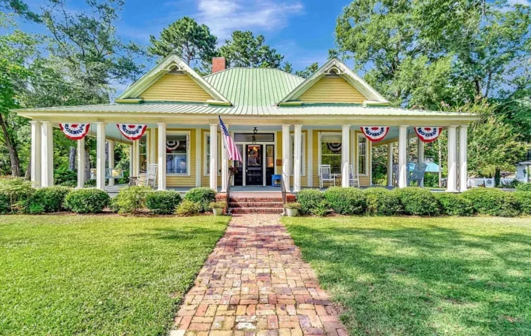 Porch goals! Beautiful interior! Circa 1910 in North Carolina. $265,000