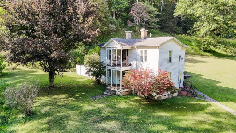 $320,000! 50 acres in West Virginia! Pretty setting!