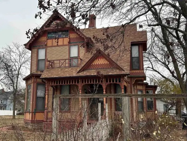 Inside! Pretty Details! 1886 Queen Anne Victorian In Kansas For $177,000!