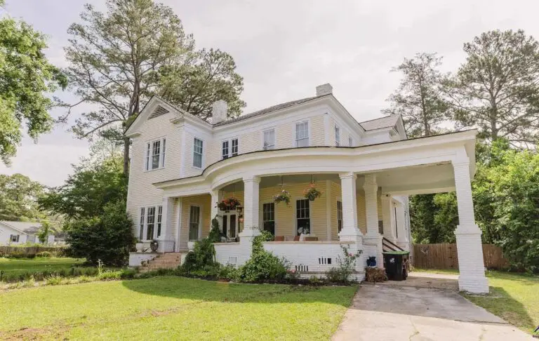 Featured on Discovery Channel! 1900 Victorian in Georgia For $550,000!