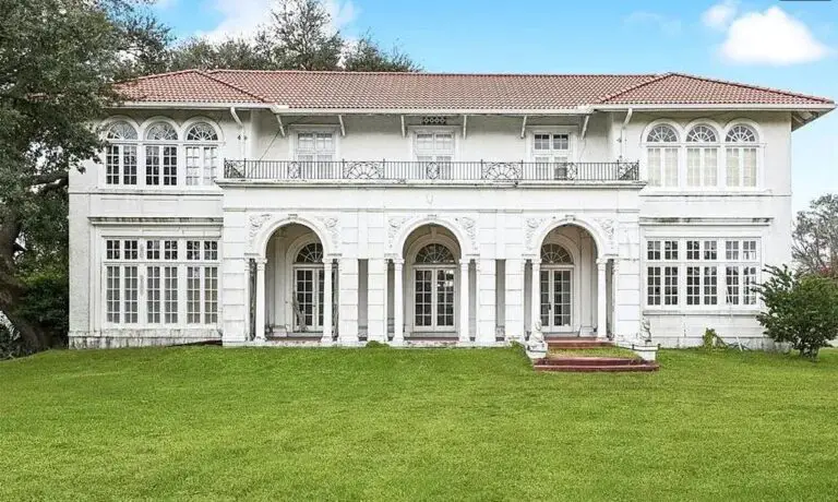 Potential! Circa 1930 Residence In Marrero, Louisiana For Only $549,900!