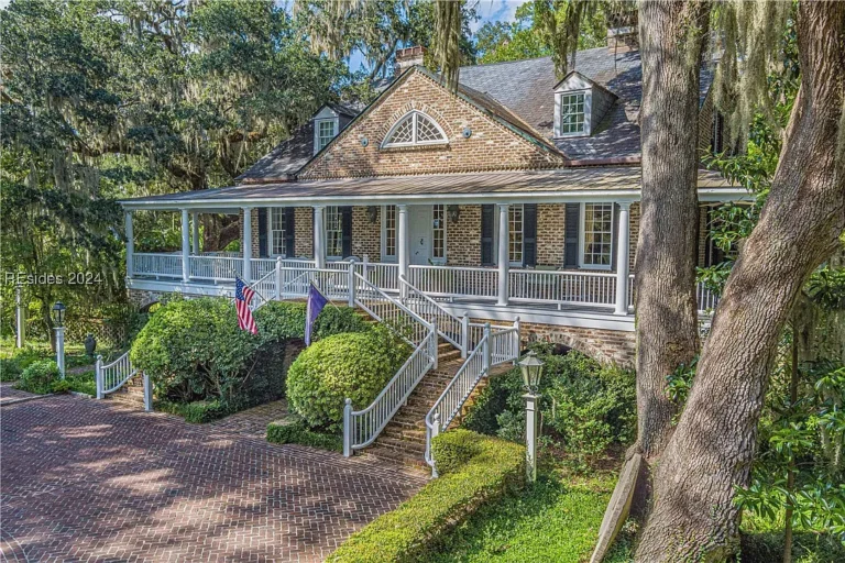 Incredible deepwater views! C. 1827 on 65 acres in South Carolina.