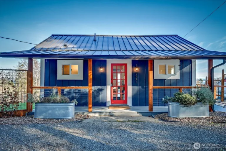 Dreamy mountain views and a gardener’s delight! C. 1935 in Washington. $520,000.