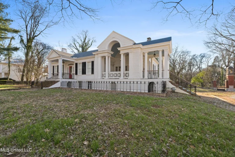Spacious rooms and classic craftsmanship! C. 1832 in Mississippi. $125,000.