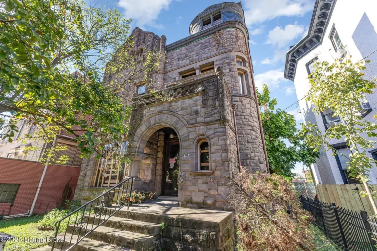 Check out those ceilings!! Stunning millwork! C. 1888 in Kentucky. $380,000.