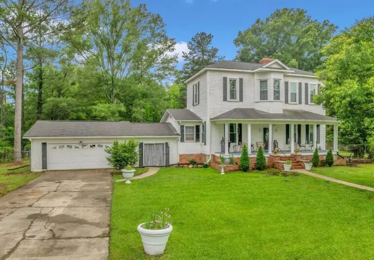 Three Fireplaces! Circa 1920s Colonial On 2 Acres In Milledgeville, Georgia For Only $414,900!