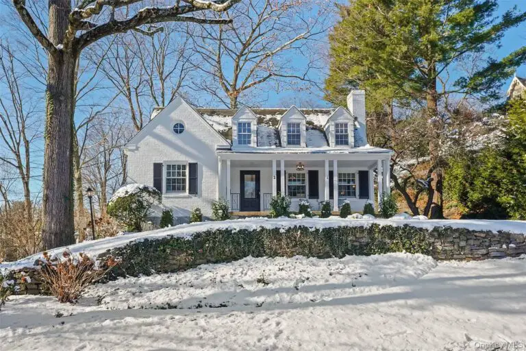 Dream Come True! Circa 1954 Cozy Home In Bronxville, New York State Just Listed!