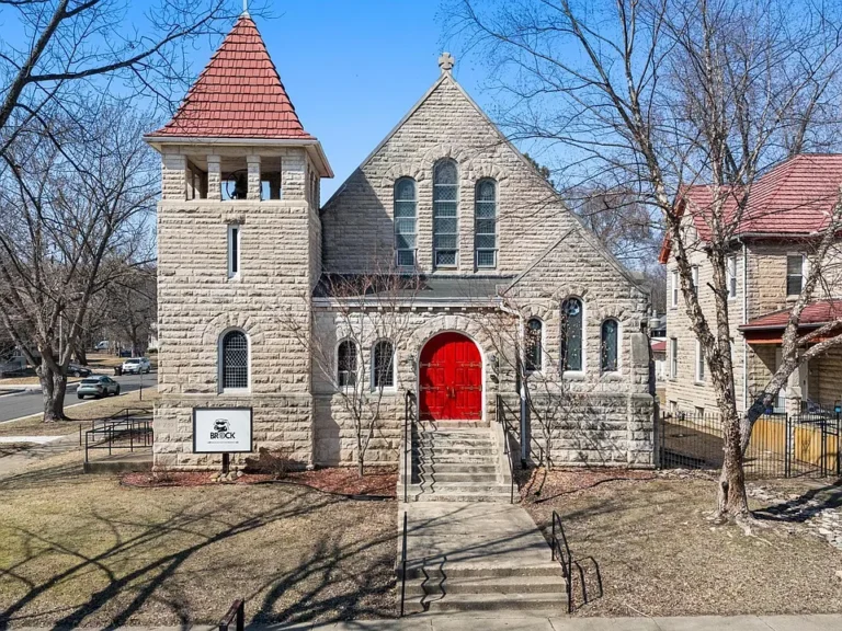 Check out the windows!! 45 stained glass masterpieces in Illinois. $289,000.