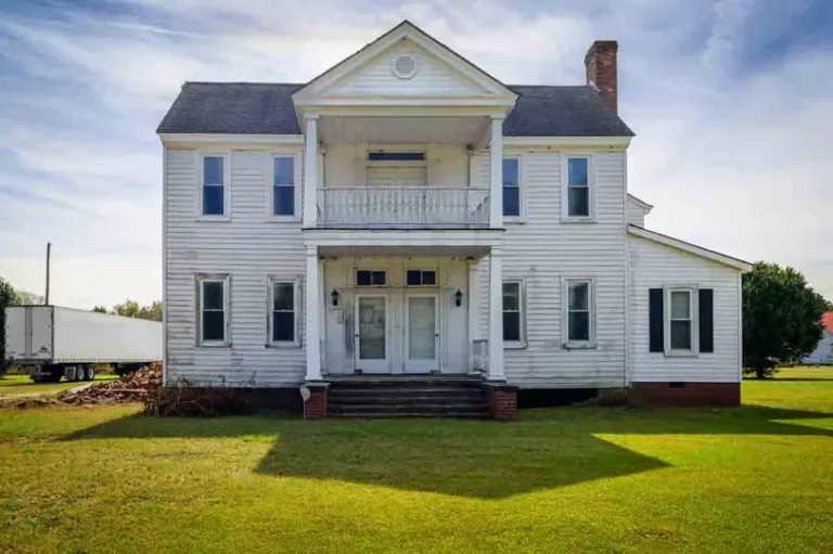 Check out that woodwork! Historic 1834 Smith House on 2 acres. $75,000.