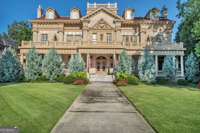 Check out the staircase!! C. 1901 “Crisco House” in Georgia. $1,820,000.
