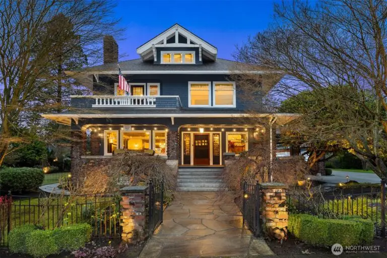 Check out the leaded glass!! Iconic 1906 estate in Snohomish. $1,998,000.