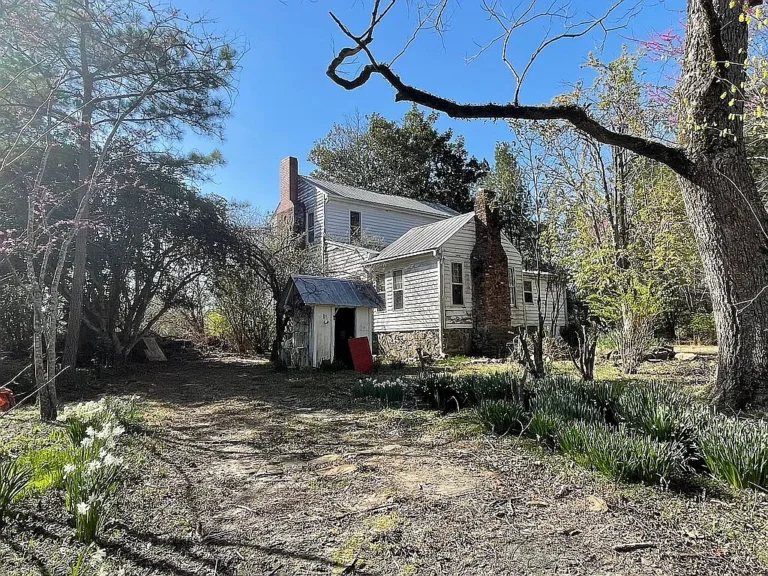Beautiful fireplaces and mantles! C. 1833 in Georgia. $125,000.