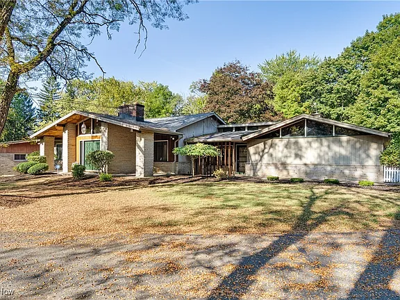 Stunning views and woodwork! C. 1955 in Ohio. $299,900.