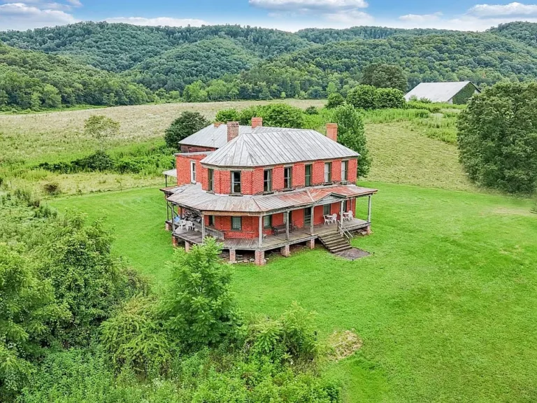 Check out the history!! Birthplace of Gen. Lee’s horse on 48 acres in WV. $699,000.