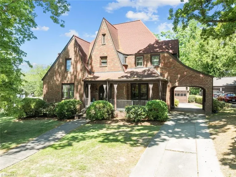 Check out the hardwoods!! C. 1929 in North Carolina. $279,000.