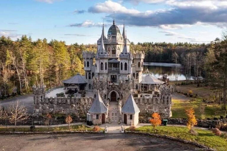 Check the kitchen! No words! Nearly 19000 sqft of pure royalty in Connecticut.