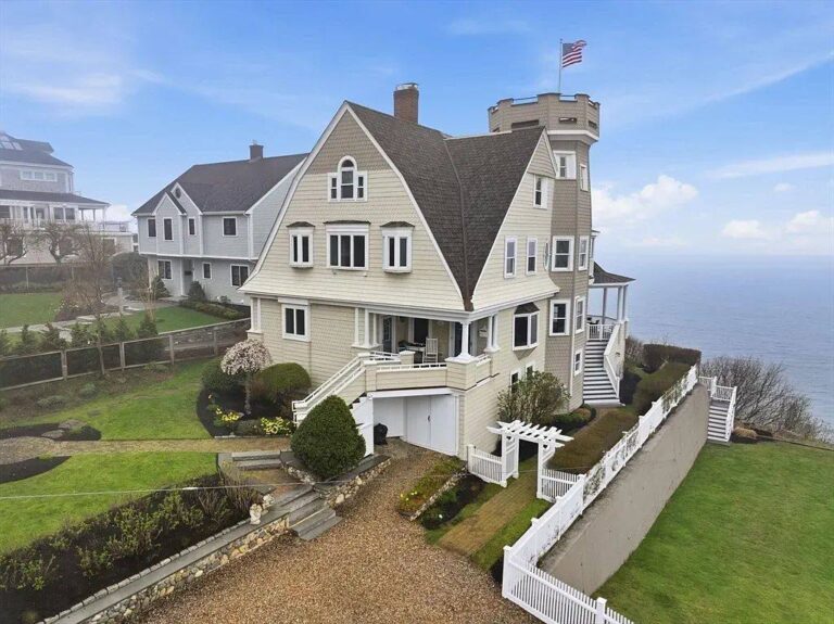 Love the crow’s nest! The view is worth the money! Circa 1900 in Massachusetts.