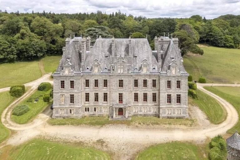 Dreamed of your own castle? Check out the high ceilings! Circa 1898 Chateau in France.