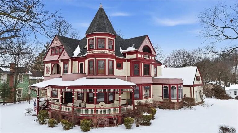 Love every single detail! Known as “Painted Lady”! Circa 1886 in New York State.