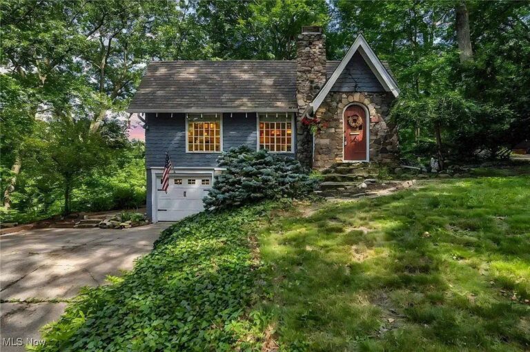 Lost opportunity! $279,000. Cozy house! Circa 1929 in Ohio.