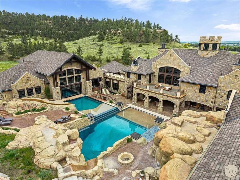 A huge $2M price cut!! A lot of house for the money! 70 acres in Montana.