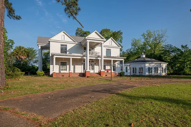 On three acres! Has an indoor pool! Over 4,000 sqft! $309,000! A lot for the money! C. 1943 in Georgia.