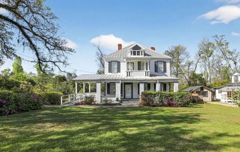 Nice details! With natural wood! Circa 1905 in Florida for $213,000.