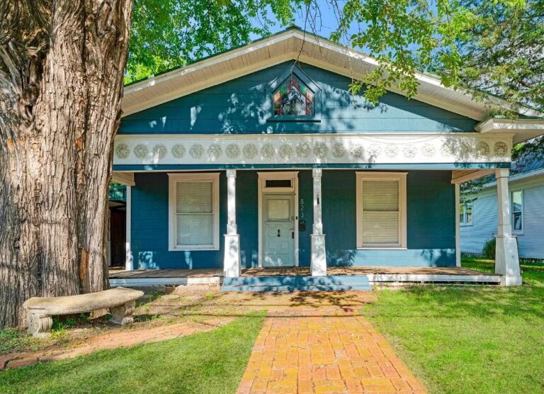 Love this house! Craftsman-style home! Circa 1892 in Texas for $229,900