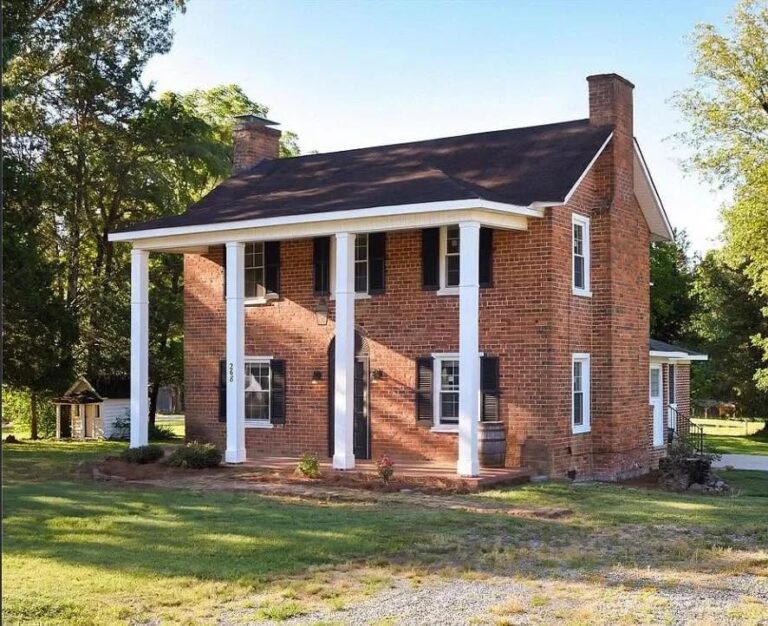 The Branson Charles House! C. 1870! One acre in North Carolina for $269,000